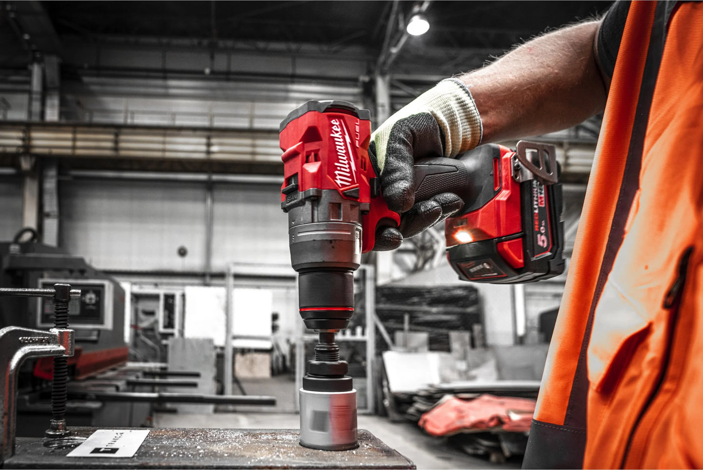 Perceuse à percussion Powerpack M18 + visseuse à chocs + 2 batteries + chargeur + mallette Milwaukee M18 FPP2A3-502X