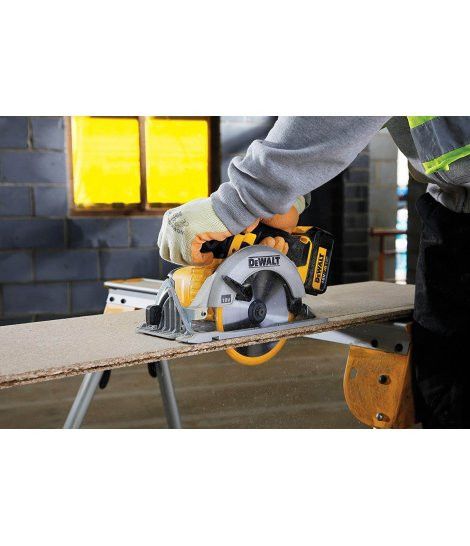 Scie circulaire Dewalt XR DCS391Z - 18V avec sac