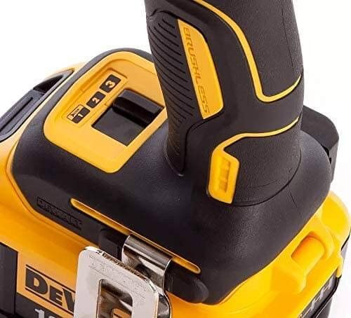 Visseuse à percussion Dewalt DCF887Z - 18V XR sans balais 205Nm avec sac