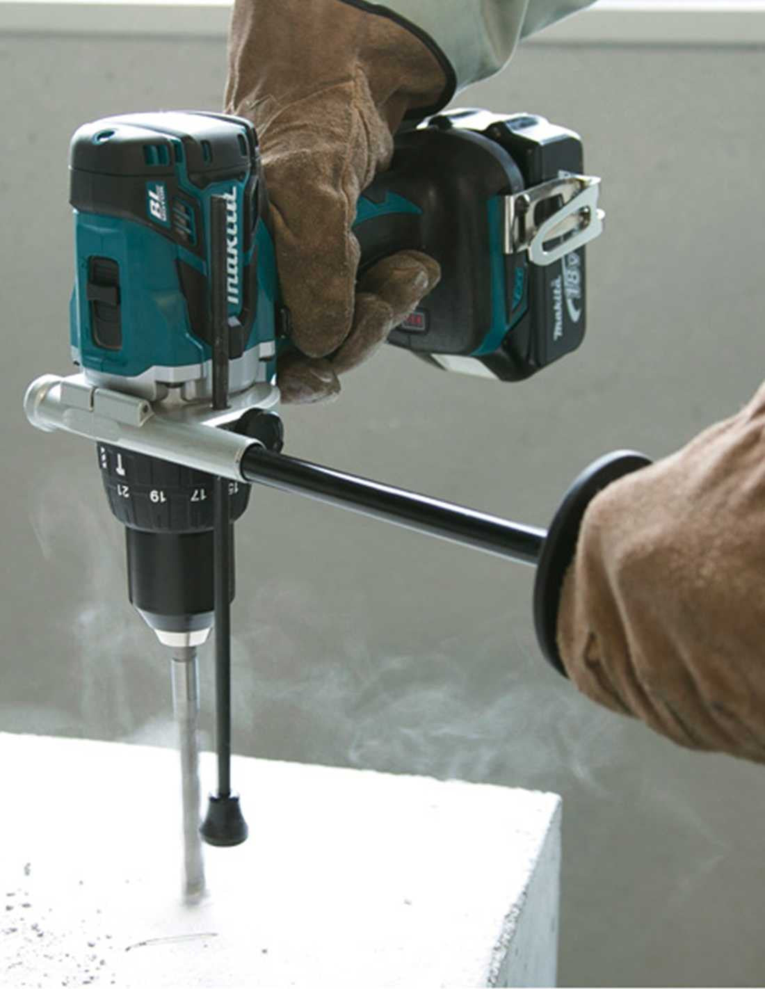 Kit Makita avec 7 outils + 3bat 5Ah + chargeur DC18RC + 2 sacs DLX7243BL3