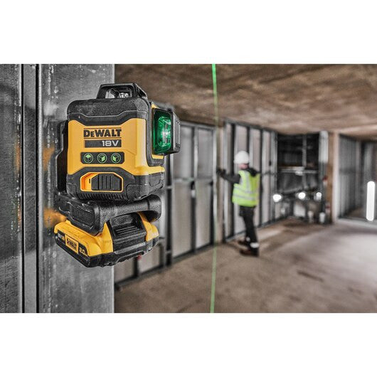 Niveau laser vert auto-nivelant 3 lignes 360° avec batterie 18V Li-Ion 2Ah Dewalt DCLE34031D1