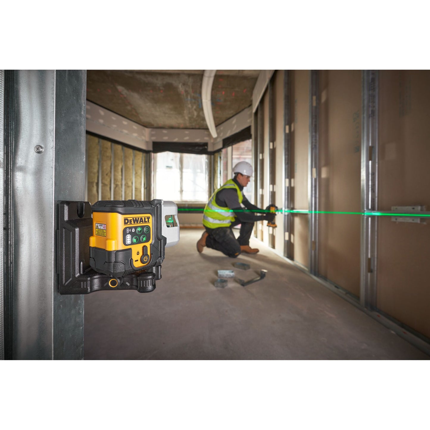 Niveau laser autonivelant Dewalt DCLE14301GB 3 lignes 180° vert USB-C
