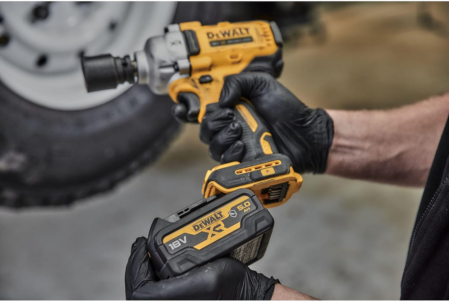 Clé à chocs sans balais Dewalt DCF891NT 18 V XR 1/2" avec mallette de transport