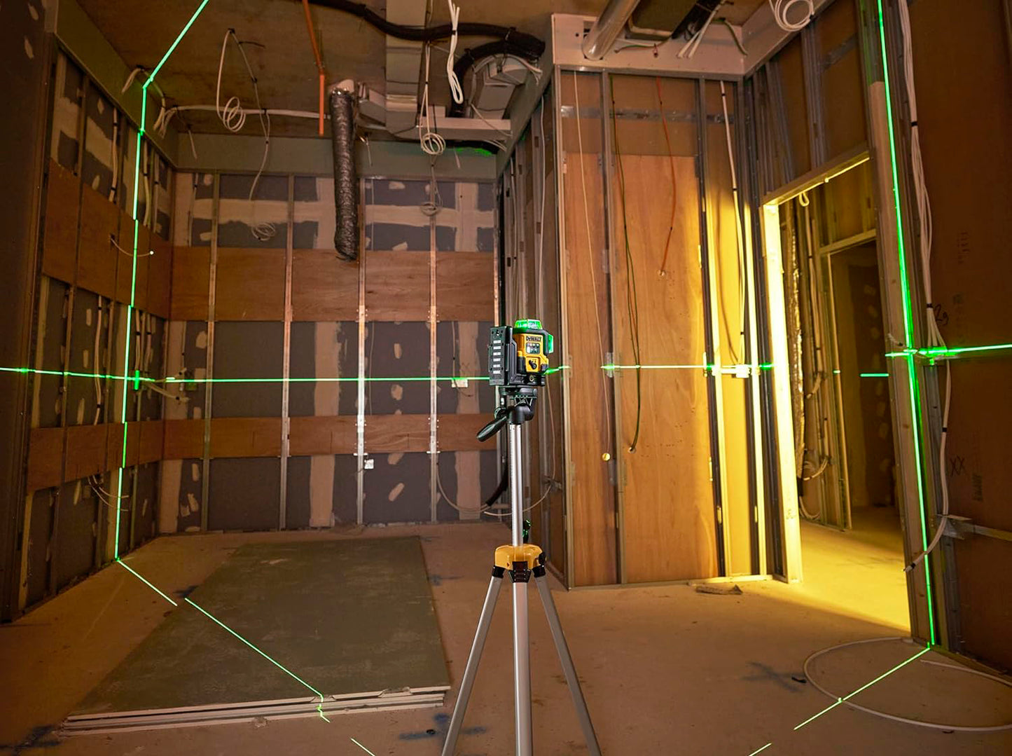Niveau laser autonivelant USB-C Vert 3 lignes 360º Dewalt DCLE14361GB