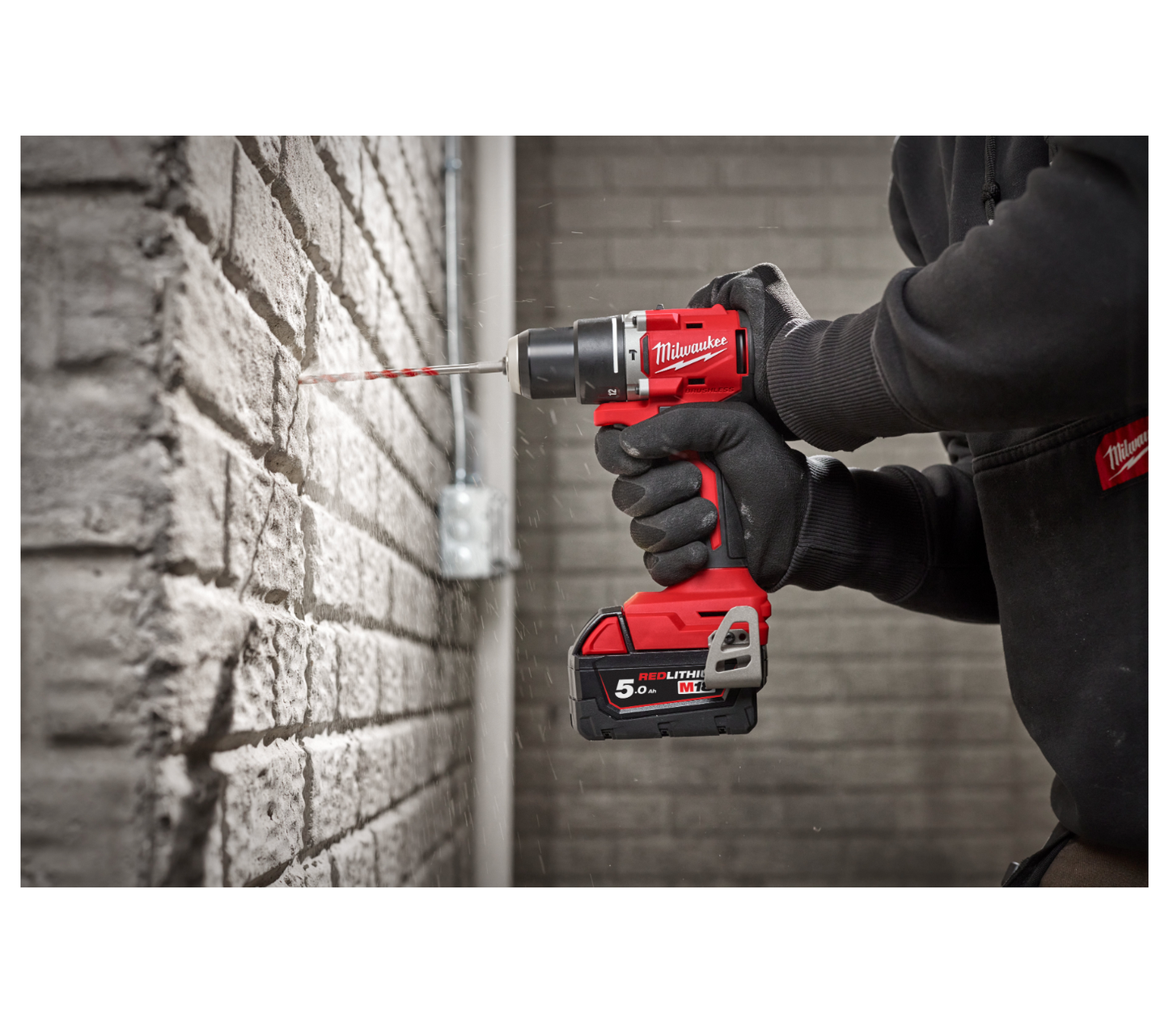 Marteau perforateur compact M18 + 2 batteries 2Ah + chargeur + mallette Milwaukee M18 BLPDRC-202C