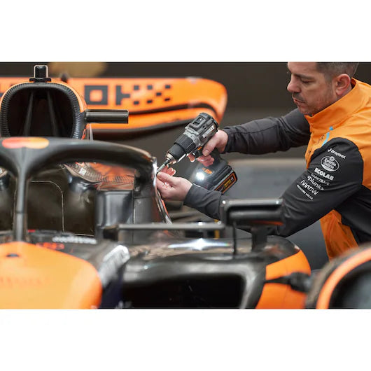 Perceuse à percussion McLaren 18 V 90 Nm 13 mm avec 2 batteries 4 Ah et mallette Dewalt DCD85MM2T