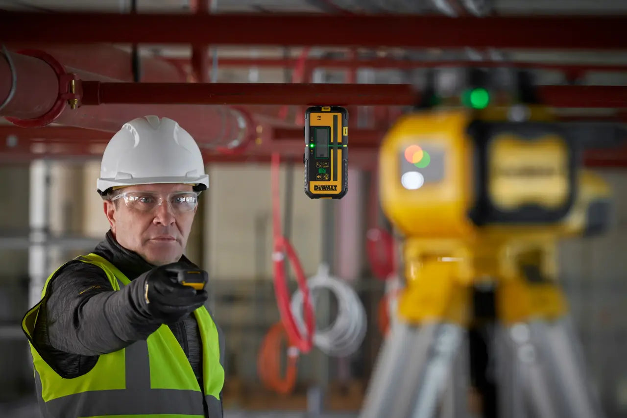 Kit de niveau laser rotatif autonivelant vert USB-C 600 m avec détecteur Dewalt DCLE15221G