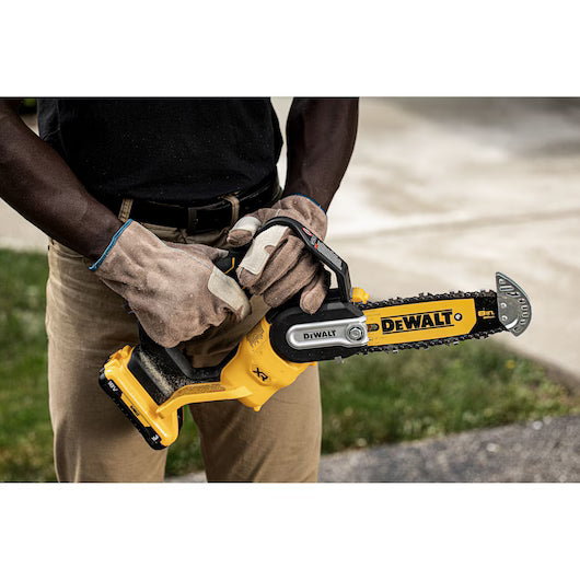 Scie d'élagage XR 18V 20cm + batterie 5Ah + Chargeur Dewalt DCMPS520P1