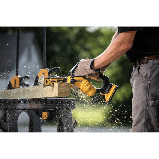 Scie d'élagage XR 18V 20cm + batterie 5Ah + Chargeur Dewalt DCMPS520P1