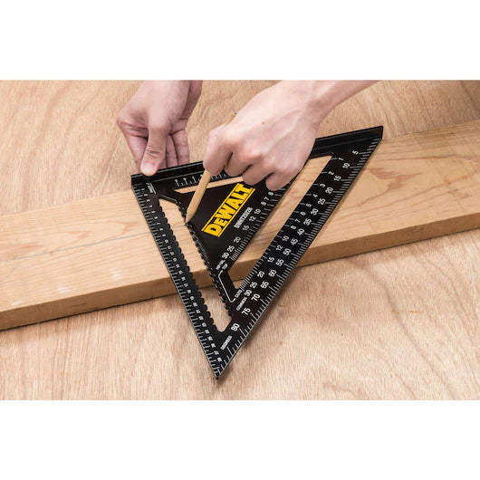 Équerre métrique 30cm Dewalt DWHT25228-0