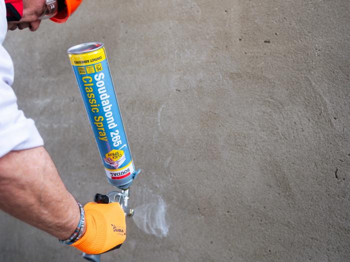Kit de 5 bombes d’adhésif Soudabond 265 + pistolet + nettoyant Système Click&Spray Soudal