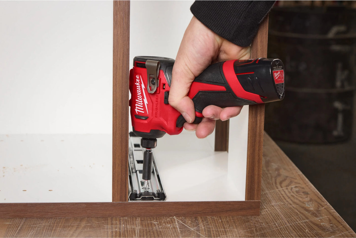 Visseuse à chocs sub-compacte M12 1/4" hex 124Nm Milwaukee M12 BLIDRC-0