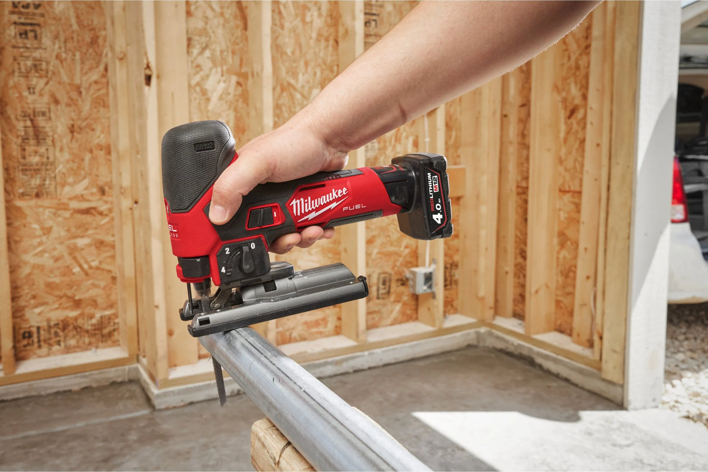 Scie sauteuse compacte M12 Fuel + batterie 2 Ah + batterie 4 Ah + chargeur + mallette Milwaukee M12 FJS-422X