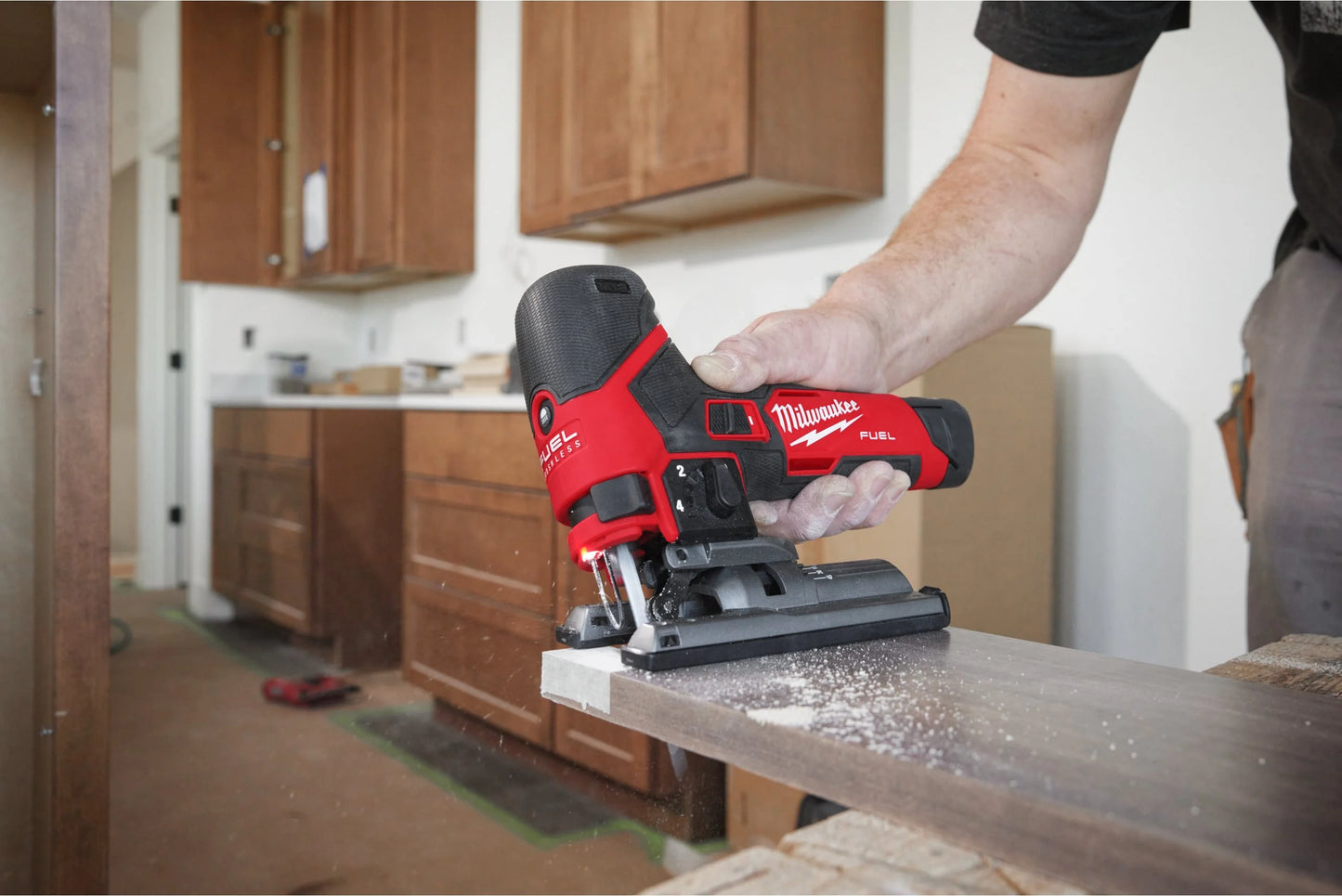 Scie sauteuse compacte M12 Fuel + batterie 2 Ah + batterie 4 Ah + chargeur + mallette Milwaukee M12 FJS-422X