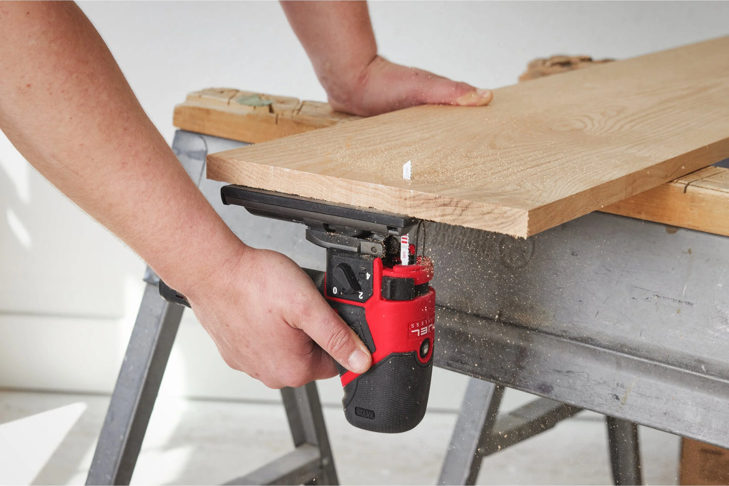 Scie sauteuse compacte M12 Fuel + batterie 2 Ah + batterie 4 Ah + chargeur + mallette Milwaukee M12 FJS-422X