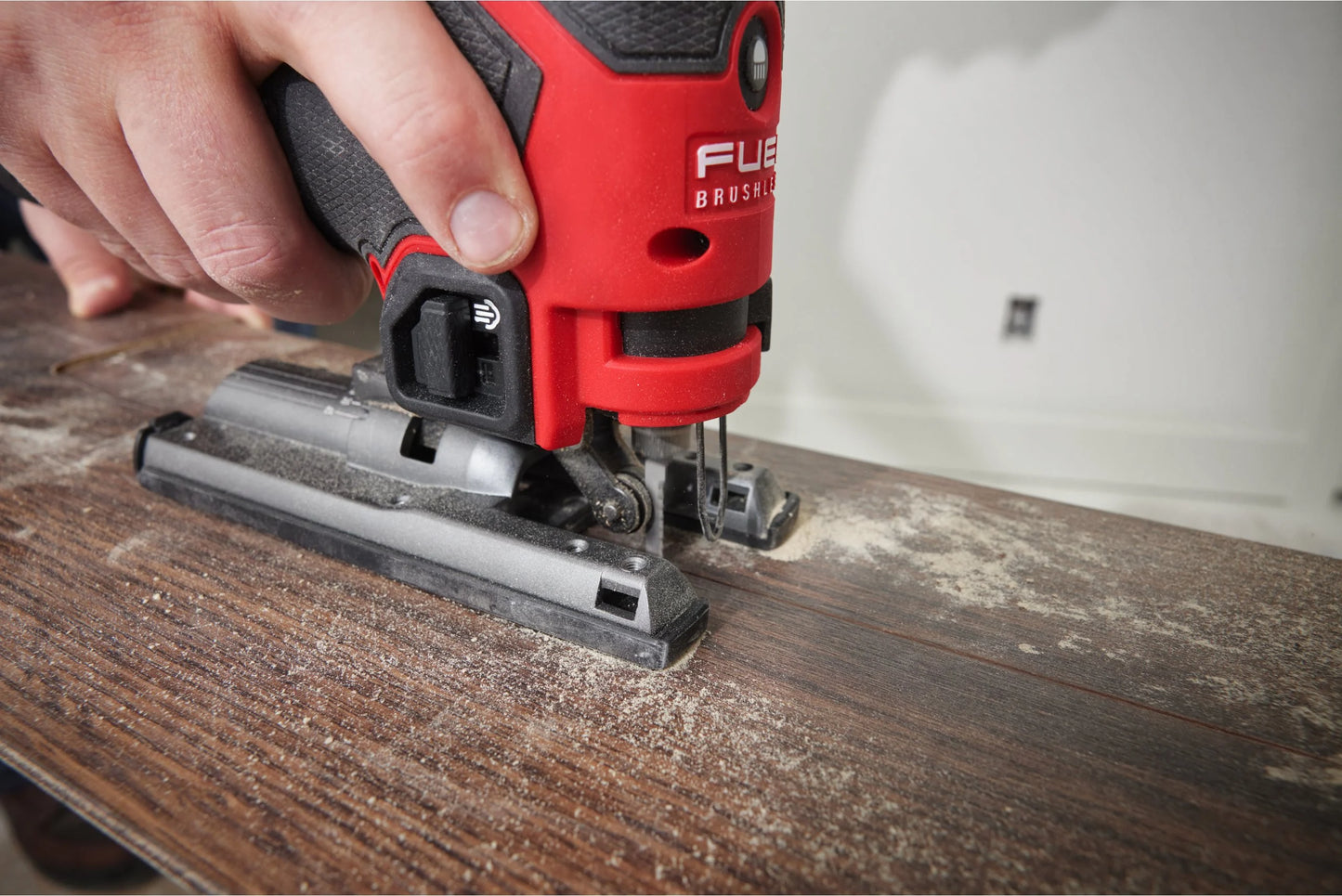 Scie sauteuse compacte M12 Fuel + batterie 2 Ah + batterie 4 Ah + chargeur + mallette Milwaukee M12 FJS-422X