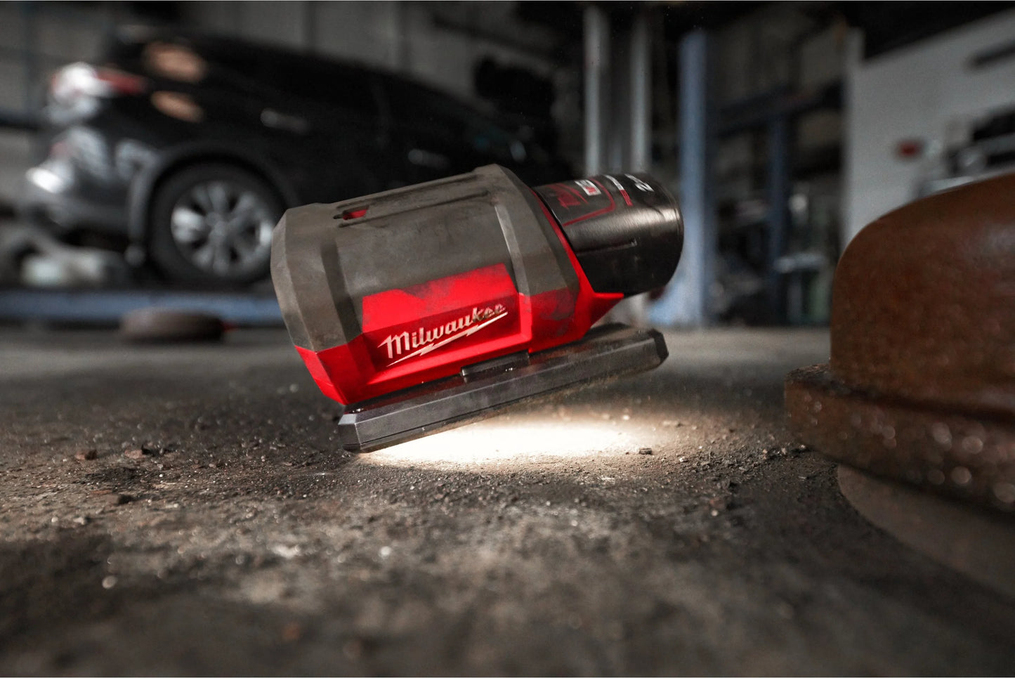 Éclairage de zone pivotant Milwaukee M12 PAL-0