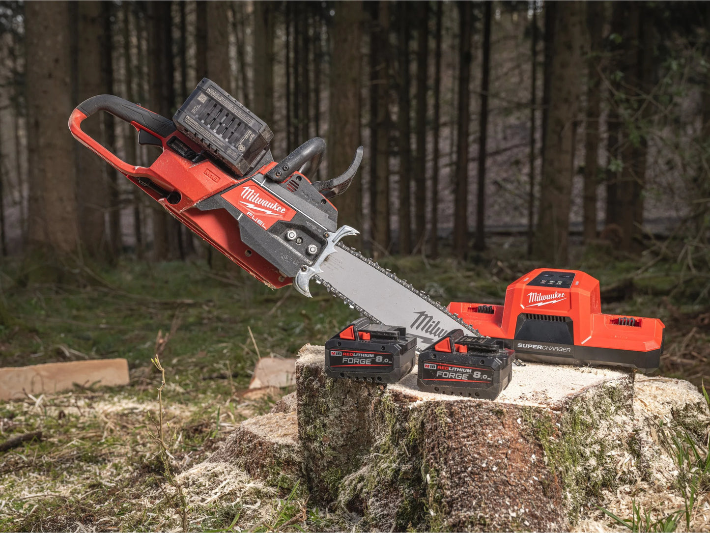 Tronçonneuse à double batterie Milwaukee M18F2CHS50-802 de 50 cm