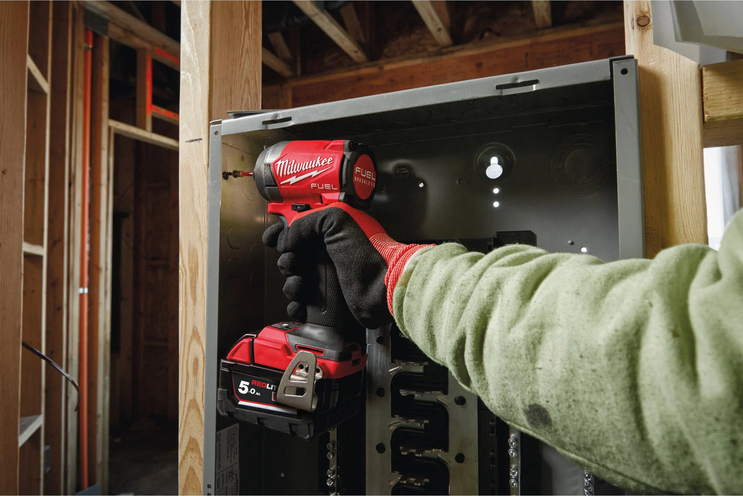 Visseuse à chocs M18 Fuel à emmanchement hexagonal ¼″ + 2 batteries 5 Ah + chargeur + mallette Milwaukee M18 FID3-502X