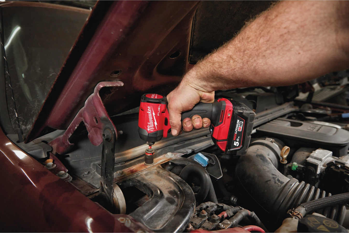 Visseuse à chocs M18 Fuel à emmanchement hexagonal ¼″ + 2 batteries 5 Ah + chargeur + mallette Milwaukee M18 FID3-502X