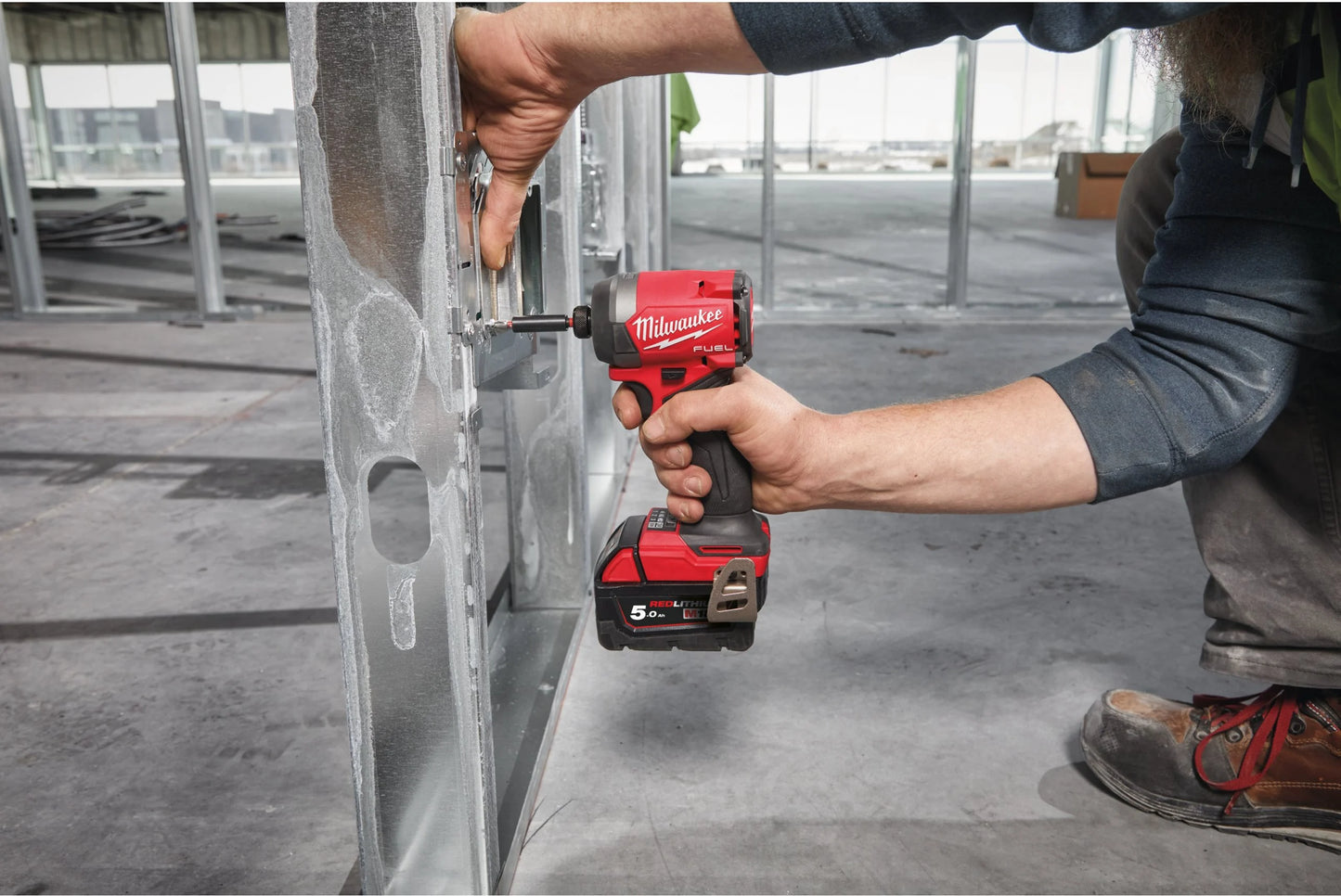 Visseuse à chocs M18 Fuel à emmanchement hexagonal ¼″ + 2 batteries 5 Ah + chargeur + mallette Milwaukee M18 FID3-502X