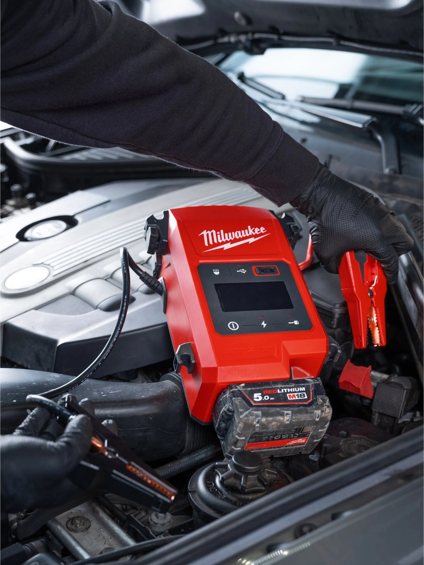 Démarreur de véhicule Milwaukee M18 2000A