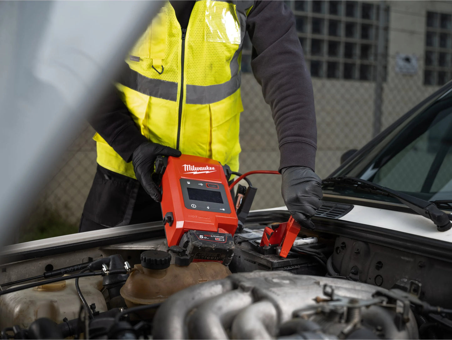 Démarreur de véhicule Milwaukee M18 2000A