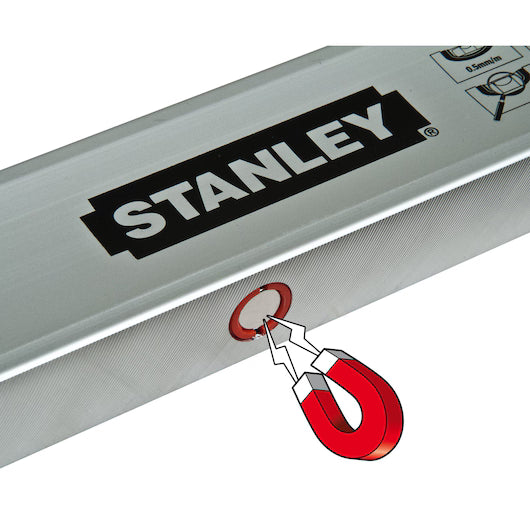 Nivel Tubular Classic 60cm Magnético Stanley STHT1-43111